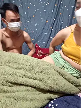 Snapshot of Phoena-a chatting on 12.14.25 Phoena-a online show from 12.14.25