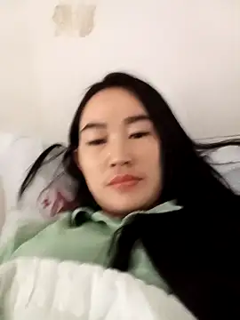 Snapshot of lemon-0 chatting on 11.01.25 lemon-0 online show from 11.01.25