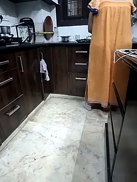 Snapshot of dreamgirl_deor chatting on 10.31.25 dreamgirl deor online show from 10.31.25