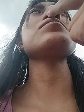 Snapshot of YeseniaRodriguez3 chatting on 11.25.25 YeseniaRodriguez3 online show from 11.25.25