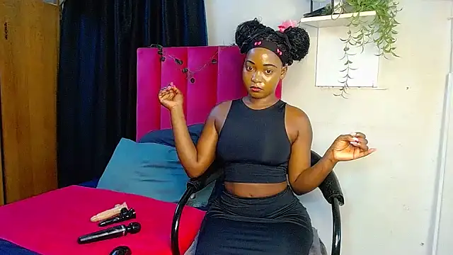 Lisa-001 online show from 12.18.25