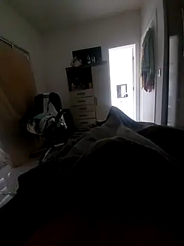 Snapshot of Leumas20243 chatting on 10.27.25 Leumas20243 online show from 10.27.25