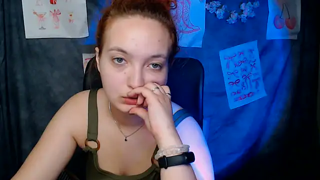 Snapshot of MissAriaa chatting on 06.14.26 MissAriaa online show from 06.14.26