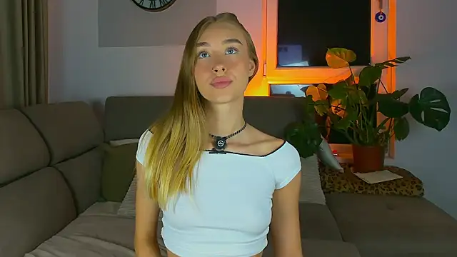 SugarSkye online show from 08.06.26