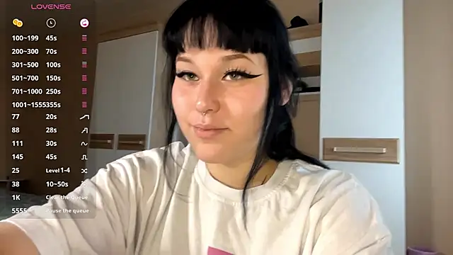 LaurenOveson online show from 11.03.25