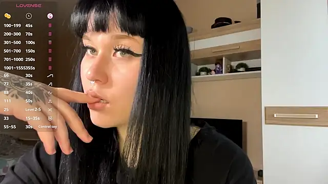 LaurenOveson online show from 11.10.25