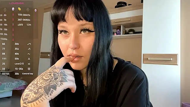 LaurenOveson online show from 11.11.25