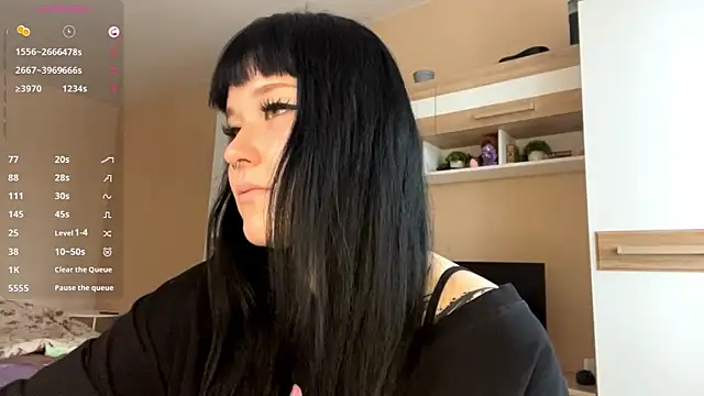 LaurenOveson online show from 12.04.25