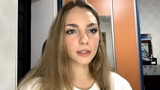 Snapshot of IlanaLafferty chatting on 11.13.25 IlanaLafferty online show from 11.13.25