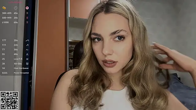 Snapshot of IlanaLafferty chatting on 12.19.25 IlanaLafferty online show from 12.19.25