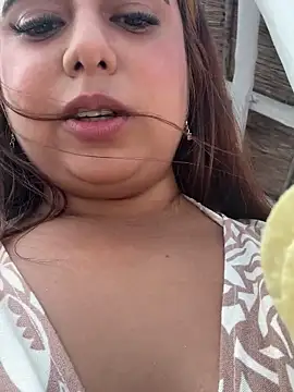 Snapshot of RileyFlame chatting on 12.16.25 RileyFlame online show from 12.16.25