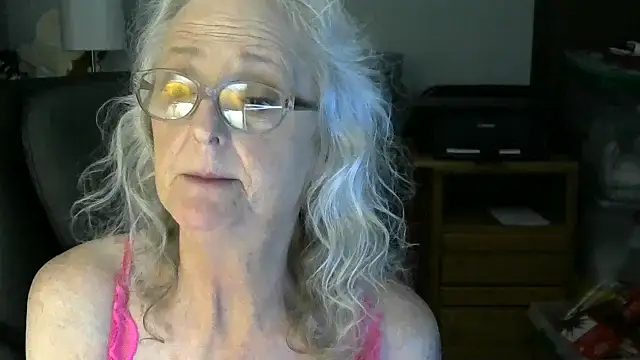 Snapshot of JoleneDelacroix chatting on 12.03.25 JoleneDelacroix online show from 12.03.25