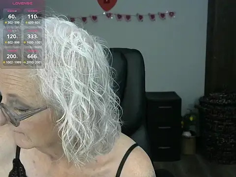 Snapshot of JoleneDelacroix chatting on 02.10.26 JoleneDelacroix online show from 02.10.26