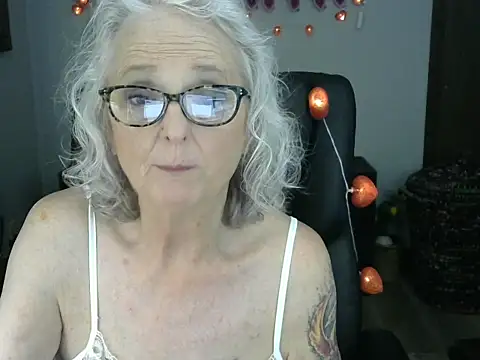 Snapshot of JoleneDelacroix chatting on 02.15.26 JoleneDelacroix online show from 02.15.26