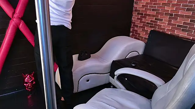 Snapshot of GuysMattel chatting on 10.28.25 GuysMattel online show from 10.28.25