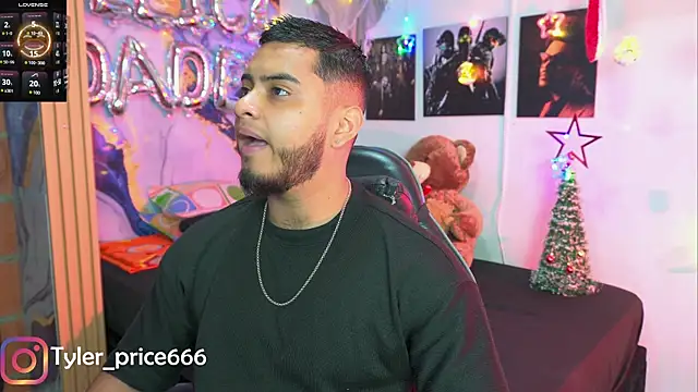 Snapshot of Tiler_wolker chatting on 12.20.25 Tiler wolker online show from 12.20.25