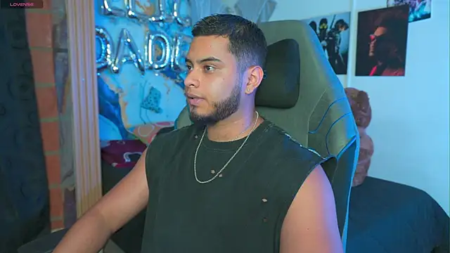 Snapshot of Tiler_wolker chatting on 03.03.26 Tiler wolker online show from 03.03.26