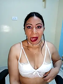 Snapshot of Esmeralda_546 chatting on 11.07.25 Esmeralda 546 online show from 11.07.25