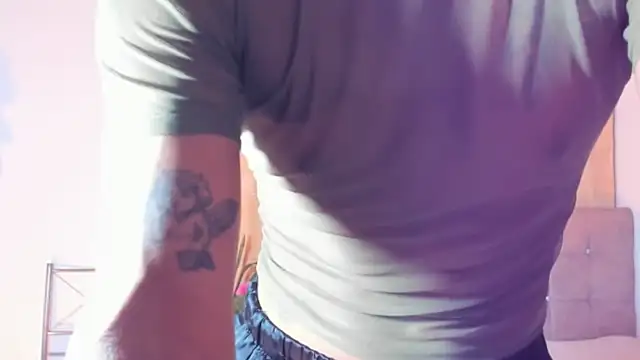 Snapshot of nahomi28_ chatting on 11.03.25 nahomi28 online show from 11.03.25