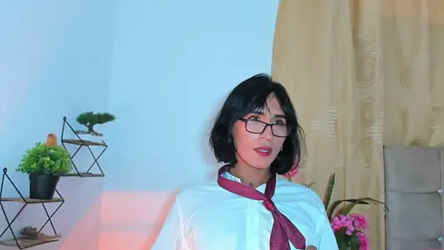 Snapshot of nahomi28_ chatting on 11.04.25 nahomi28 online show from 11.04.25