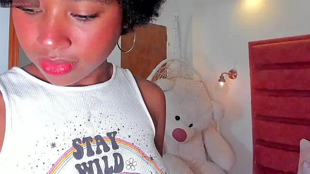 Snapshot of violeta_ruizz chatting on 11.06.25 violeta ruizz online show from 11.06.25