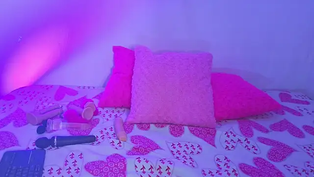 GiannaRoberts online show from 02.20.26