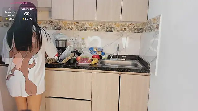 Snapshot of NhoanBrunette chatting on 11.22.25 NhoanBrunette online show from 11.22.25