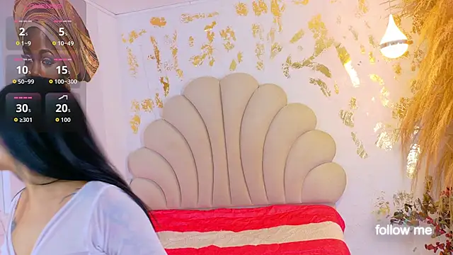 Snapshot of HellemMonet chatting on 11.16.25 HellemMonet online show from 11.16.25