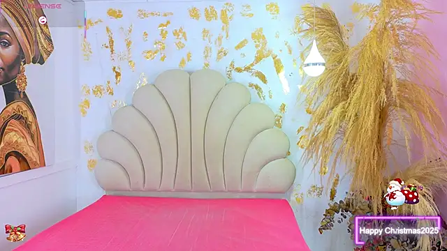 Snapshot of HellemMonet chatting on 12.14.25 HellemMonet online show from 12.14.25