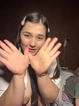 Snapshot of angietubebe chatting on 11.03.25 angietubebe online show from 11.03.25