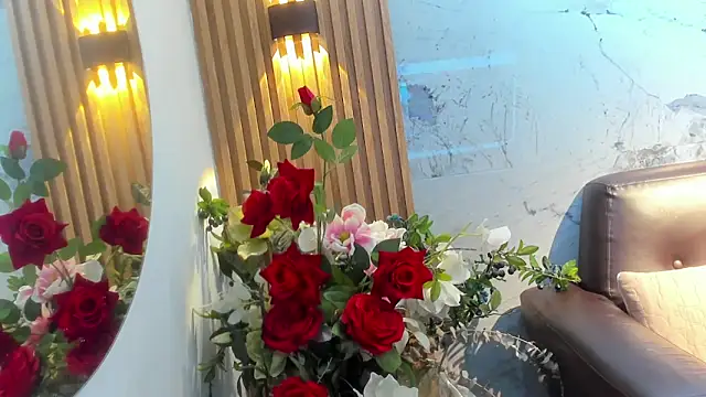 Nayla Monroee online show from 11.26.25