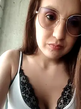 Snapshot of Alyah_1-2 chatting on 11.06.25 Alyah 1-2 online show from 11.06.25