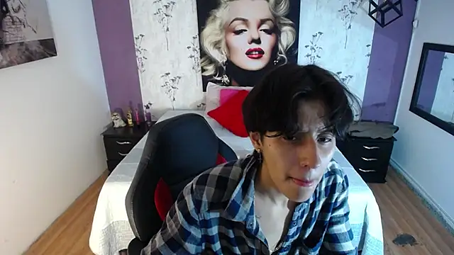 Snapshot of Ghost__Girl_ chatting on 11.22.25 Ghost Girl online show from 11.22.25