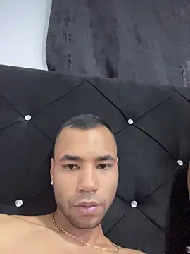 Hot2gether69 online show from 10.27.25