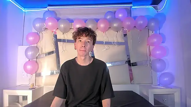 Snapshot of Genesis_ask chatting on 10.28.25 Genesis ask online show from 10.28.25