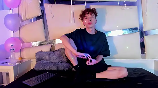 Snapshot of Genesis_ask chatting on 11.06.25 Genesis ask online show from 11.06.25