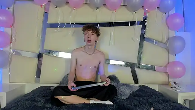 Snapshot of Genesis_ask chatting on 11.08.25 Genesis ask online show from 11.08.25