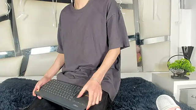 Snapshot of Genesis_ask chatting on 11.17.25 Genesis ask online show from 11.17.25