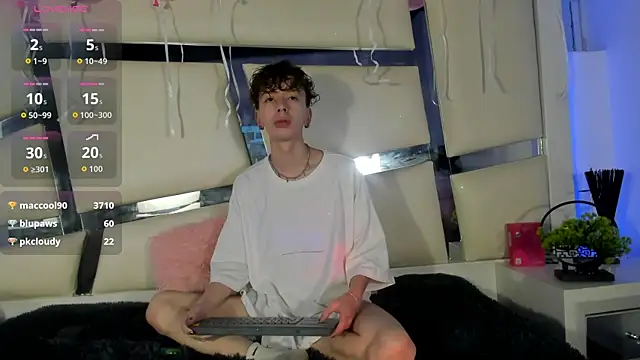 Snapshot of Genesis_ask chatting on 11.17.25 Genesis ask online show from 11.17.25