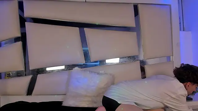 Snapshot of Genesis_ask chatting on 11.24.25 Genesis ask online show from 11.24.25