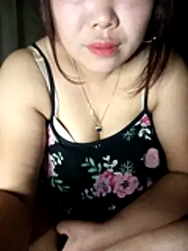 Snapshot of doremi-z chatting on 11.22.25 doremi-z online show from 11.22.25