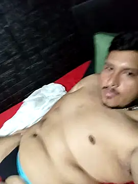 Snapshot of mascaraDeFuego chatting on 10.28.25 mascaraDeFuego online show from 10.28.25