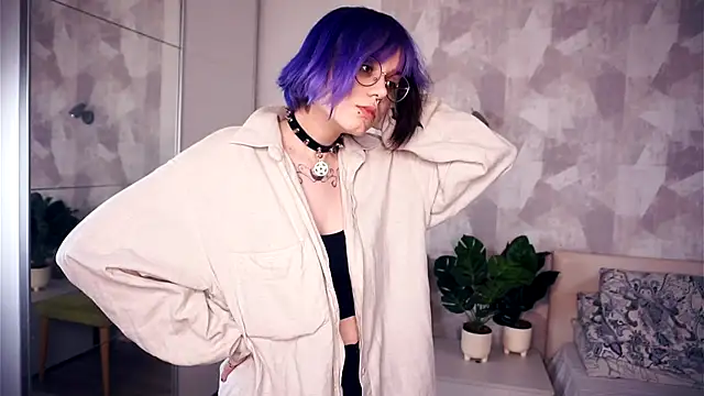 KellePourier online show from 10.30.25