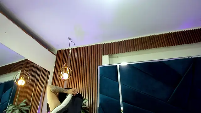 Snapshot of LunaaMorelli chatting on 11.03.25 LunaaMorelli online show from 11.03.25