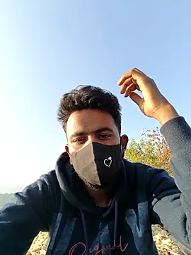 Snapshot of devil_boy_0909 chatting on 12.01.25 devil boy 0909 online show from 12.01.25