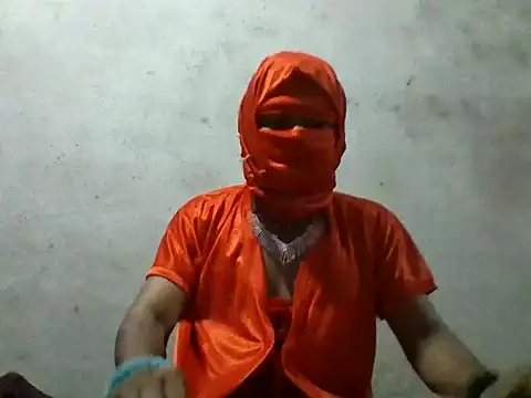 Snapshot of yourmaleslave143@xh chatting on 10.28.25 yourmaleslave143xh online show from 10.28.25