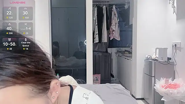 Xiaoyumi61 online show from 10.30.25