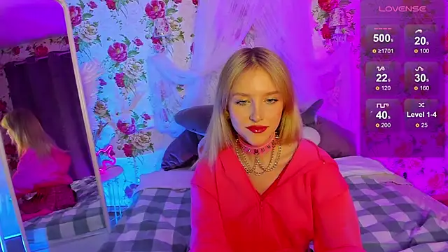 KissChristie   online show from 11.22.25