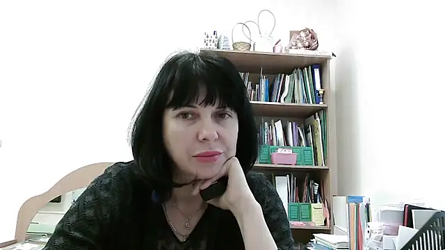 Viknika online show from 11.25.25