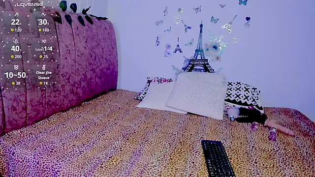 Snapshot of BONNIEFLOREZ chatting on 11.12.25 BONNIEFLOREZ online show from 11.12.25